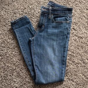 Women's Classic Mid-Blue Skinny Jeans